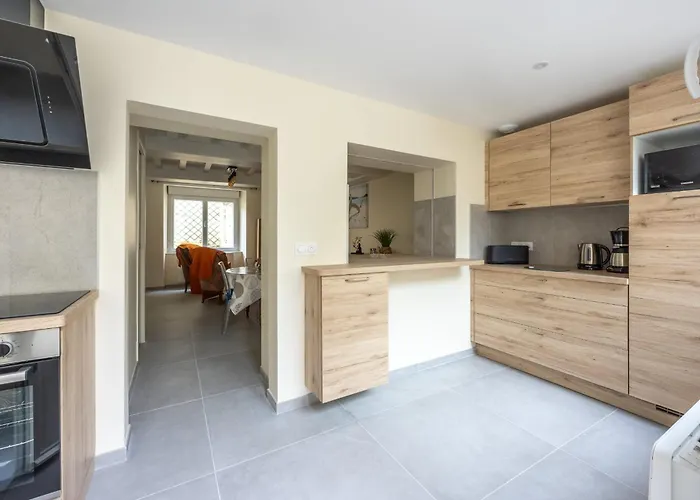 Les Colibris Little House In The City-center Holiday home *