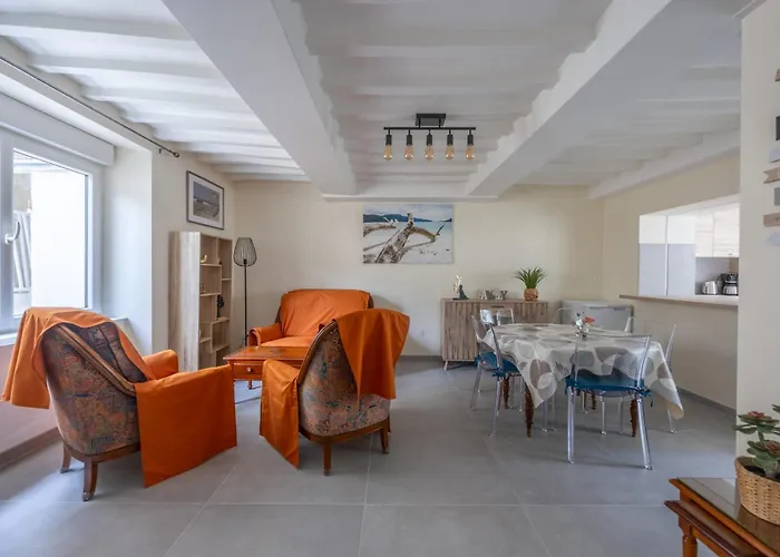 Holiday home Les Colibris Little House In The City-center